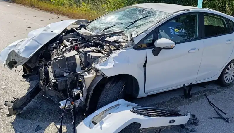 Çanakkale'de Feci Trafik Kazası: 2 Kişi Yaralandı!