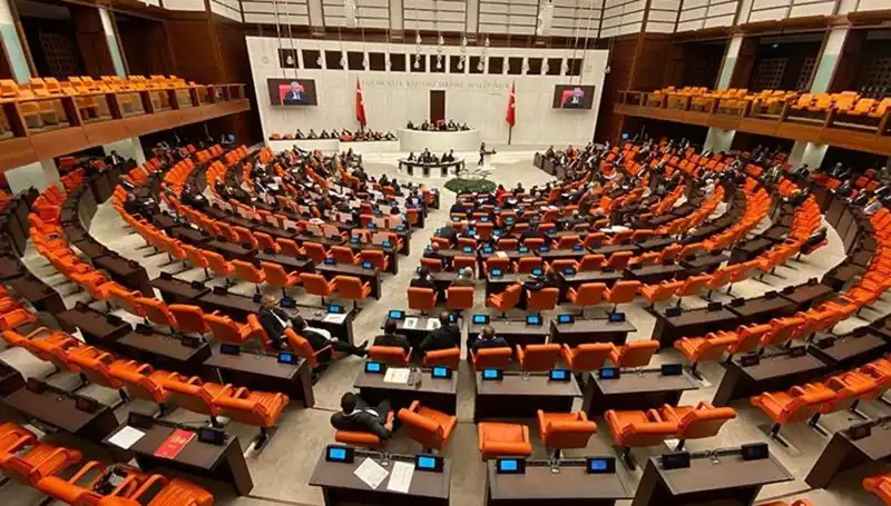 Yeni Dokunulmazlık Dosyaları Meclis'te: Siyasi Gelişmeler Neleri Getiriyor?