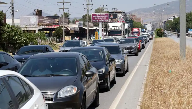 Aydın ile Muğla Arasında Oluşan 60 Kilometrelik Araç Kuyruğuna Dikkat!