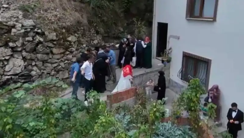 Kanlı Düğün: Kurşunları Sıkan Şahıs, Kaçınca Düğün Yerini Kanlı Alana Çeviriyor