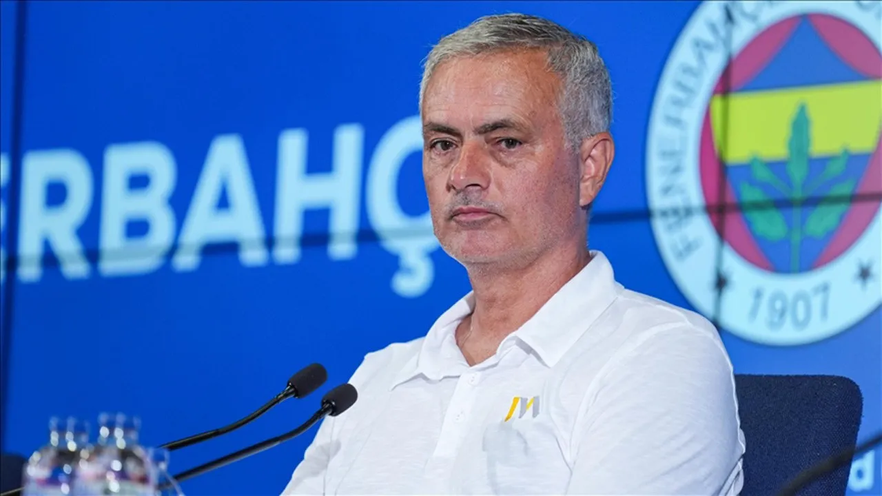 UEFA’dan Jose Mourinho’ya Disiplin Cezası: Teknik Direktör Yaptırımla Karşı Karşıya