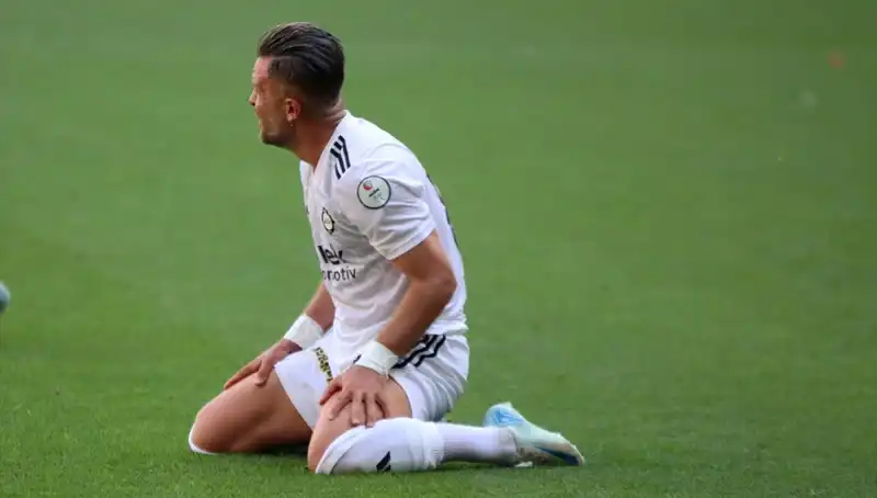 Futbolda Şok Gelişme: İcralık Kulüpler Puan Silme Cezasıyla Yüzleşiyor!