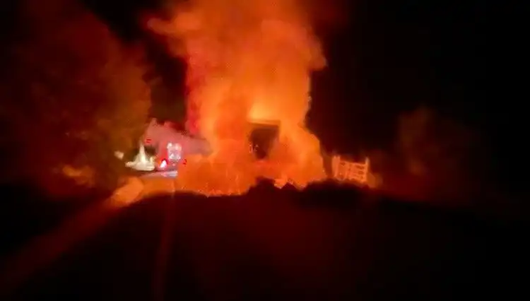 Seyir Halindeki Kamyonet Alev Alev Yandı: Olayın Detayları Ortaya Çıktı