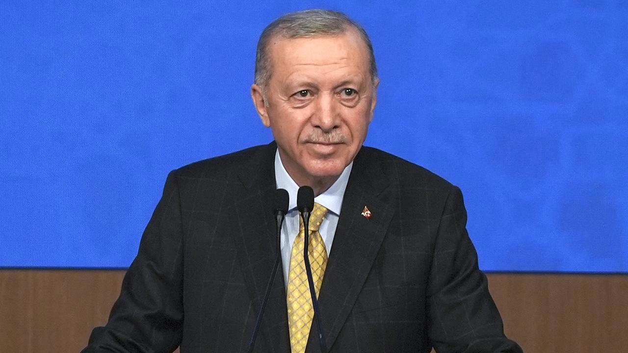 Cumhurbaşkanı Erdoğan, Deprem Bölgesindeki Konutları Yıl Sonuna Kadar Teslim Edecek