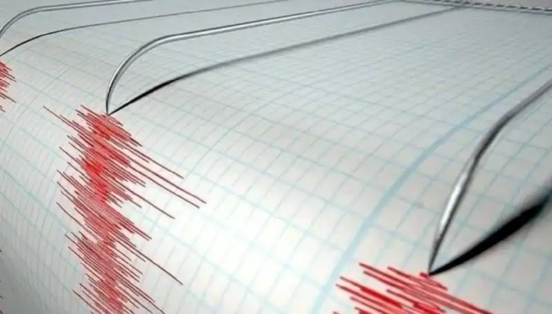 Sındırgı'da Art Arda Gelen Depremler Alarm Zilleri Çaldırdı!