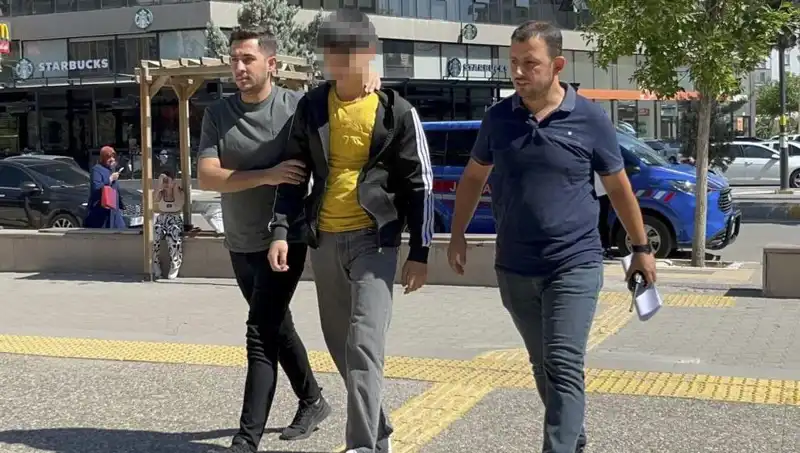 Tartışma Sırasında Ağabeyini Bıçaklayan Genç, Gözaltına Alındı!