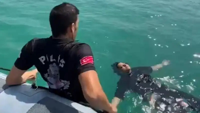 Baraj Gölüne Düşen Kadının Imdadına Gemi Adamları Yetişti