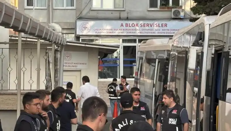 İstanbul'da İBB Soruşturmasında Son Dakika: 25 Şüpheli Adliyeye Sevk Edildi!