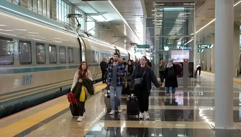 Yüksek Hızlı Trenlerde Yeni Ek Sefer Müjdesi: Seyahatlerinizi Kolaylaştıracak