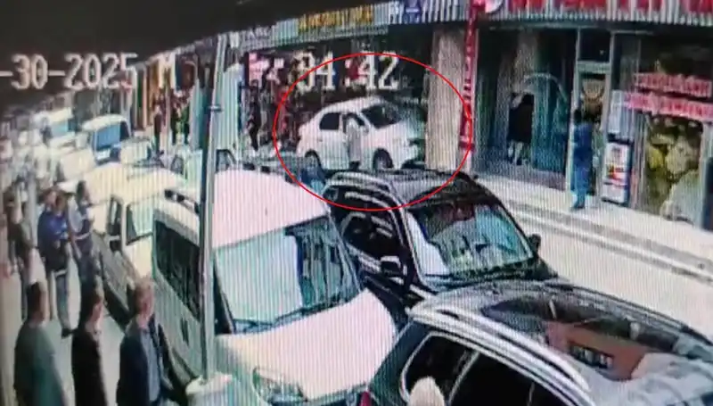 Alkollü Sürücü Korkunç Kazada İki Çocuğu Son Anda Kurtardı