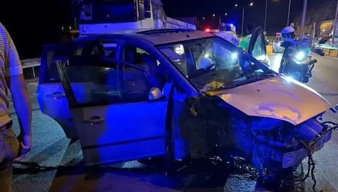 Otomobil Bariyere Çarptı: Bir Kayıp, Üç Yaralı Trafik Kazası